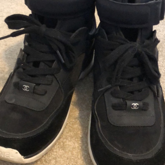 Chanel Interlocking CC High Top Sneakers - Picture 4 of 4
